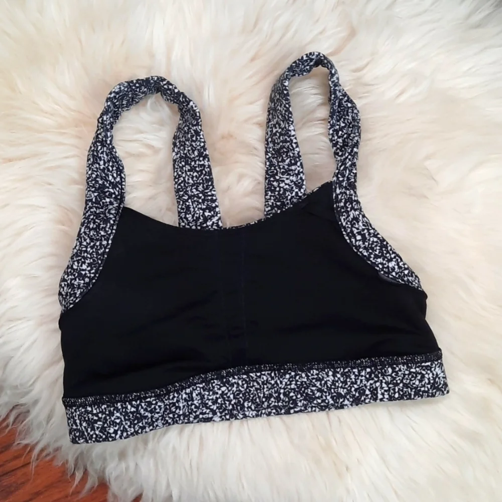 Lululemon Athletica Mesh Back Cut out Black Sports Bra - Picture 4 of 6